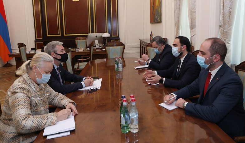 Вице-премьер Авинян провел встречу с послом Швеции