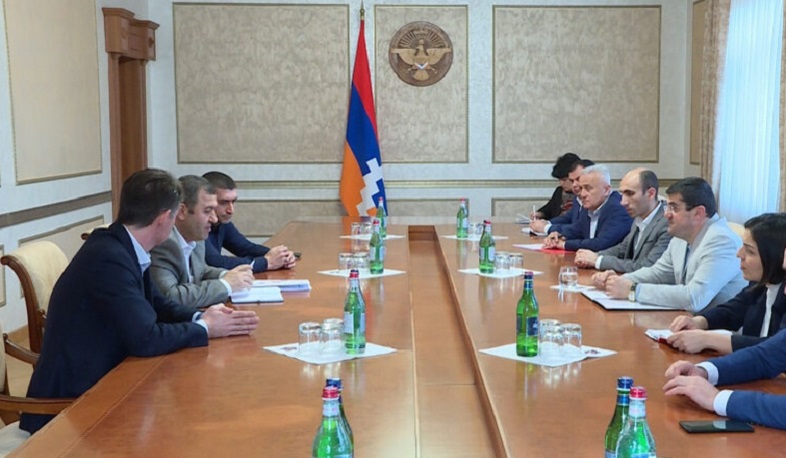 Արայիկ Հարությունյանն ընդունել է «Արմաթ» ինժեներական լաբորատորիաների ծրագրի անդամներին