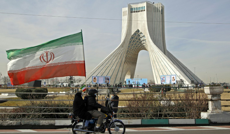 Иран отмечает 42-летнюю годовщину Исламской революции