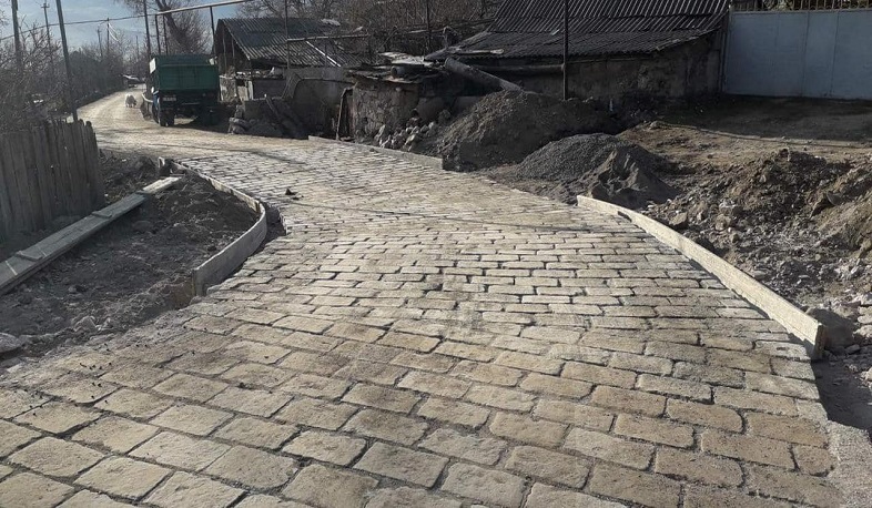 Պետությունը կմեծացնի բնակավայրերի ճանապարհների՝ տեղական քարով սալարկման համաֆինանսավորումը. Պապիկյան