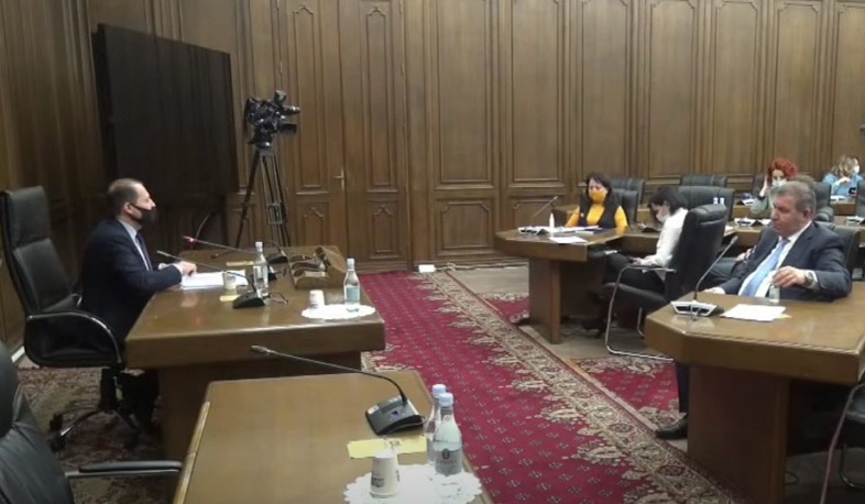 ԱԺ քննիչ հանձնաժողովը հաստատեց պաշտոնատար անձանց հրավիրելու սկզբունքը և ժամկետները