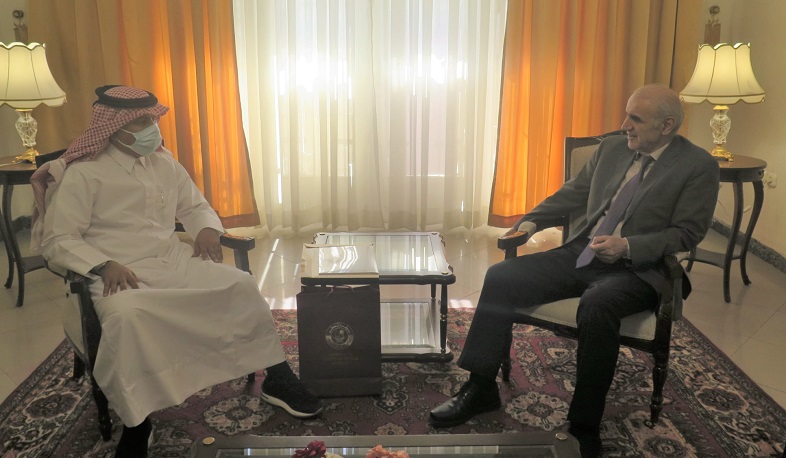 Арташес Туманян обсудил вопросы активизации экономических отношений с послом Катара в Иране и Армении