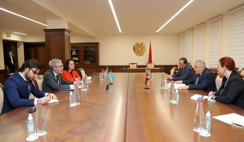 Министр обороны Армении на встрече с послом Швеции акцентировал вопрос возвращения военнопленных