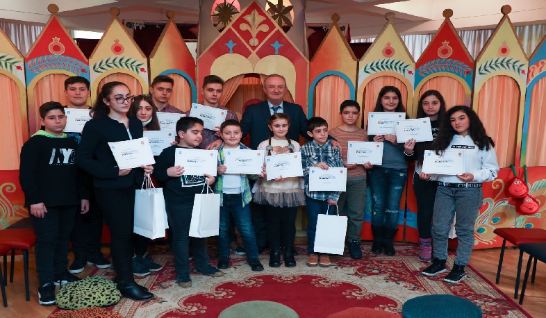 Գրքի և գիտելիքի հզոր ուժով հնարավոր է հաղթահարել բոլոր մարտահրավերները. ԿԳՄՍ նախարար