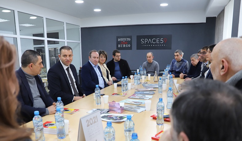 Ваган Керобян встретился с представителями сферы легкой промышленности