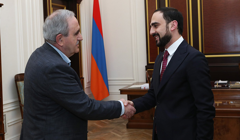 Տիգրան Ավինյանը հանդիպել է «Ղարաբաղ» կոմիտեի անդամ Ալեքսան Հակոբյանի հետ