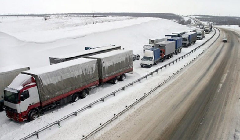 Lars is open to all types of vehicles․ There are about 600  trucks on the Russian side