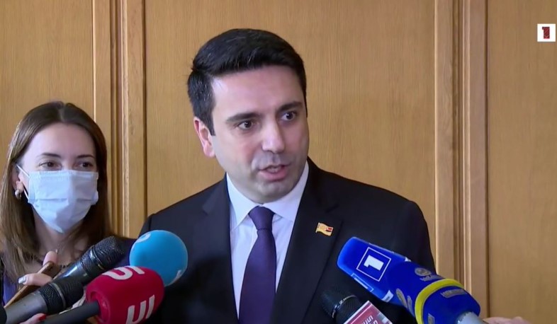 Վազգեն Մանուկյանի քաղաքական կարիերան ևս մեկ անգամ ավարտվել է, բայց իրեն չեն ասում, որ տրամադրությունը չփչանա. Սիմոնյան