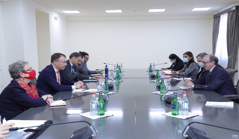 Карабахский вопрос должен быть обсужден исключительно в рамках сопредседательства МГ ОБСЕ: Ара Айвазян и Тойво Клаар обсудили региональные вопросы