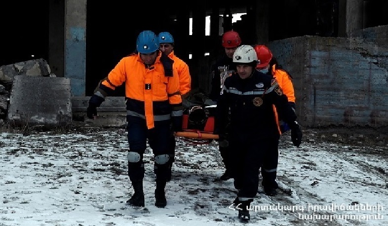 Վարժանք. օգնություն փլուզված շենքում գտնվող քաղաքացուն