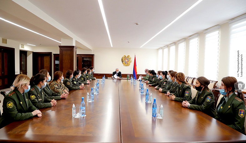 Վաղարշակ Հարությունյանը հանդիպել է ռազմաուսումնական հաստատությունների շրջանավարտների հետ