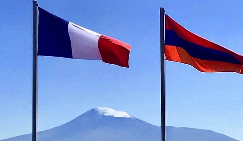 Годовщина, которую мы вспоминаем каждый год: Джонатан Лакотт об отношениях между Арменией и Францией