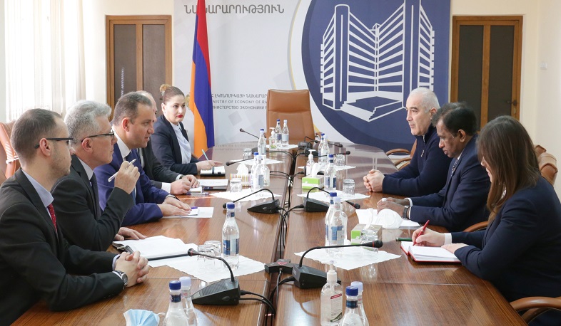 Министр экономики и посол Шри-Ланки в Армении отметили важность открытия прямых авиарейсов