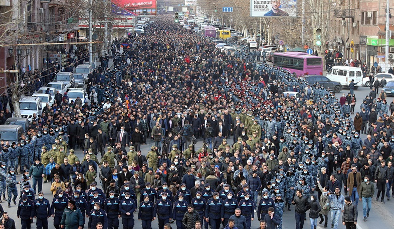 Վե՛րջ թավիշին. Նիկոլ Փաշինյան