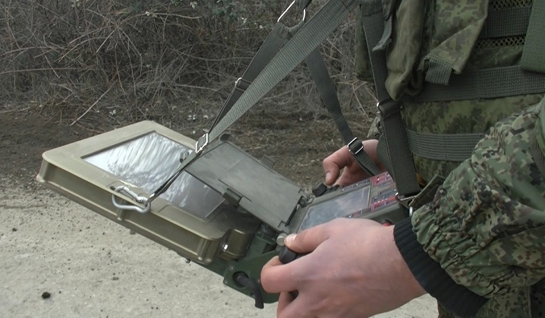 Российские миротворцы продолжают работы по разминированию территории Нагорного Карабаха