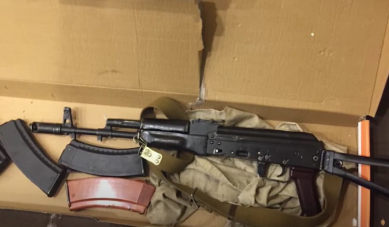 Բերման ենթարկվածի մեքենայում Արցախից բերված ապօրինի ինքնաձիգ է հայտնաբերվել