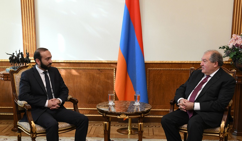 Արմեն Սարգսյանը հանդիպել է ԱԺ նախագահի հետ