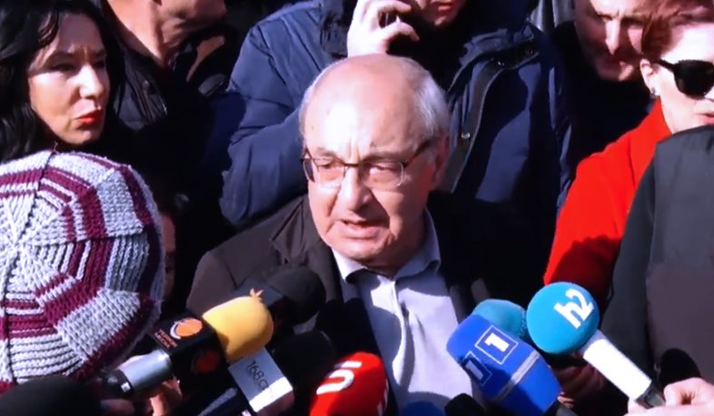 Վազգեն Մանուկյանի համոզմամբ՝ Արմեն Սարգսյանը կվերադարձնի ԳՇ պետին պաշտոնից ազատելու առաջարկը