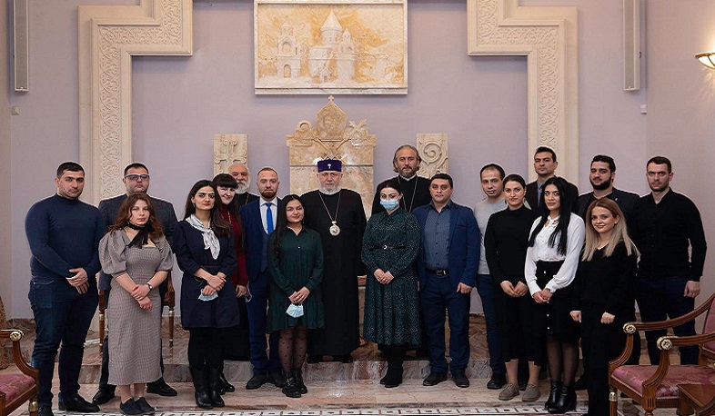 Ամենայն Հայոց Կաթողիկոսն ընդունել է «Համալսարանը զոհվածների ընտանիքների կողքին» նախաձեռնության անդամներին