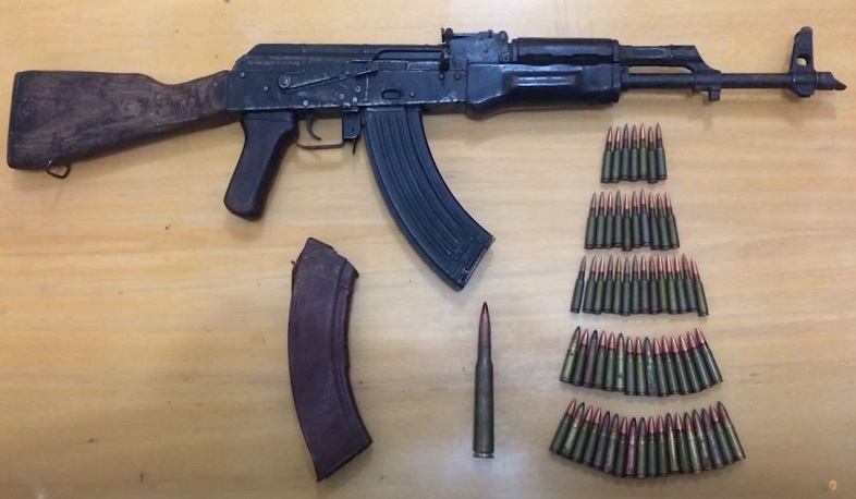 Ոստիկաններն ապօրինի ինքնաձիգ ու ռազմամթերք են հայտնաբերել․ մեկ անձ ձերբակալվել է