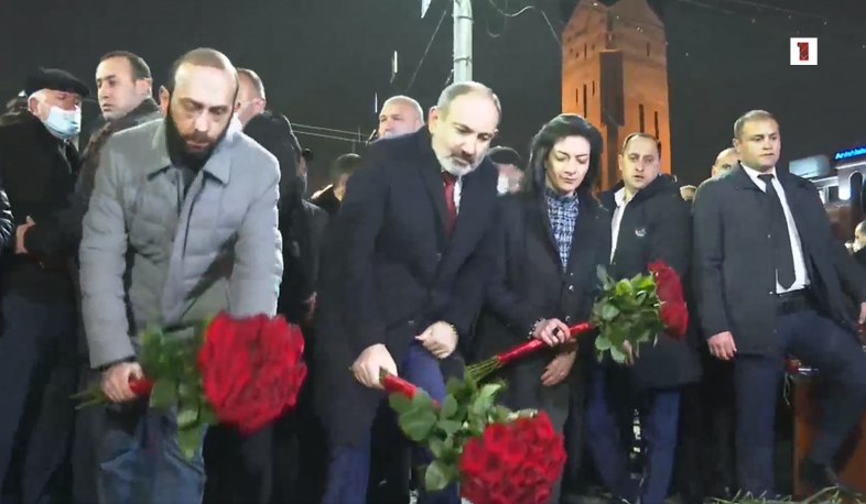 Nikol Pashinyan and participants of march paid 	homage to the memory of victims of tragic events of March 1, 2008