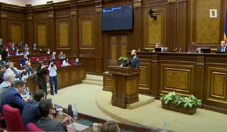 Ներքաղաքական իրավիճակի ինչ հանգուցալուծում են առաջարկում օրենսդիրները. բանավեճ ԱԺ-ում