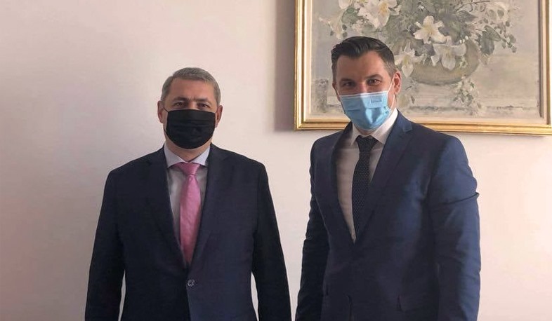 Посол Минасян и глава делегации парламента Румынии в ПАСЕ обсудили вопрос армянских пленных
