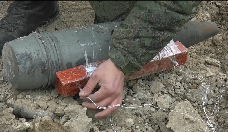 Российские миротворцы продолжают работы по разминированию территории Арцаха