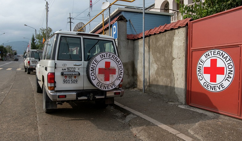 Российские миротворцы обеспечили безопасность проведения гуманитарных акций Красного Креста в Степнакерте