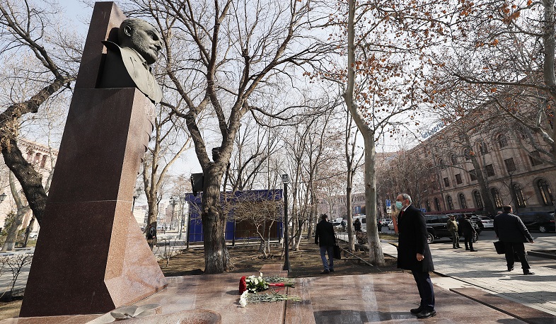 Հարգանքի տուրք՝ սպարապետ Վազգեն Սարգսյանի հիշատակին