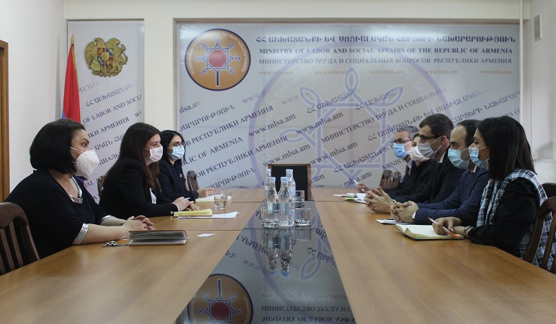 Minister of Labor and Social Affairs and UN Representative Discuss discuss privileges for large families in Armenia