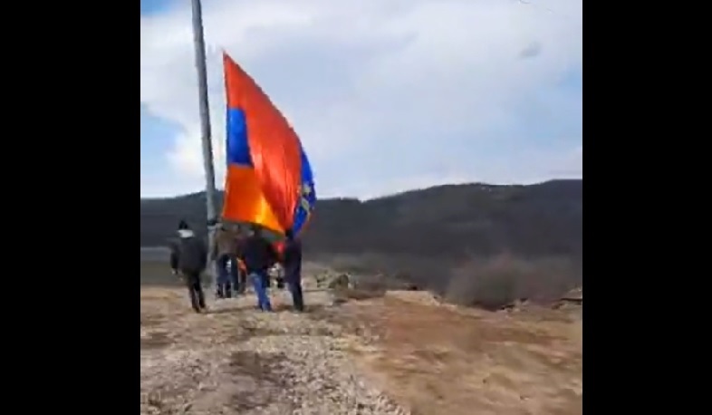 В Шурнухе поднят 30-метровый флаг Армении