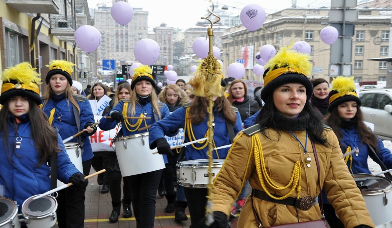 Марши за права женщин по всему миру