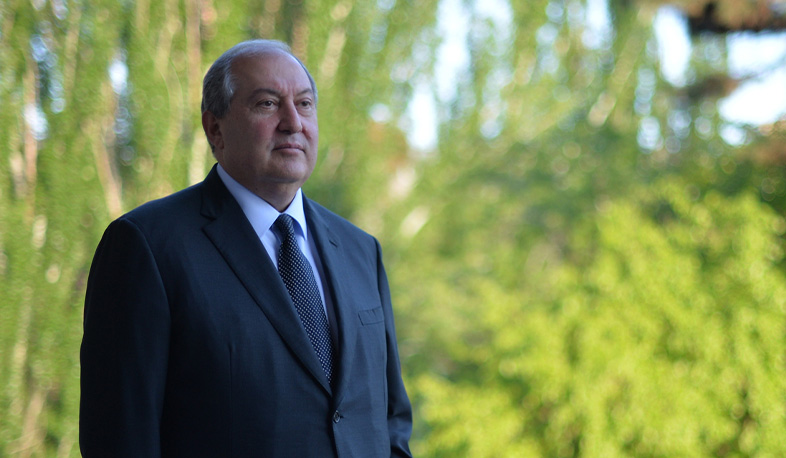 Արմեն Սարգսյանի շնորհավորանքը Կանանց տոնի առթիվ