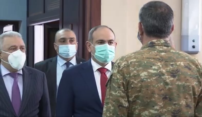 Никол Пашинян встретился с командующим составом ВС РА