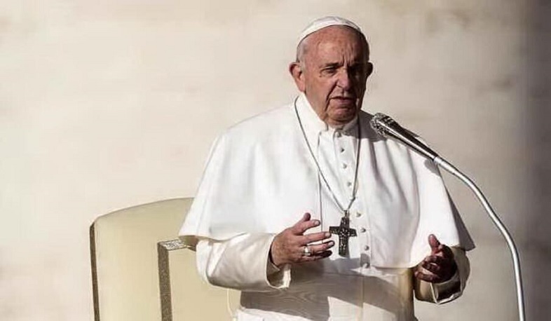 Pope, after Iraq trip, condemns sale of weapons to