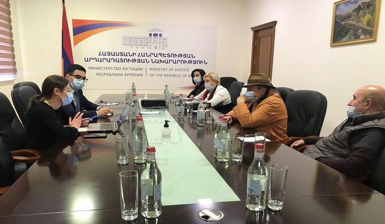 Ռուստամ Բադասյանը հանդիպել է Երևանի Փոքր կենտրոնի հանրային գերակա շահ ճանաչված տարածքների բնակիչների հետ