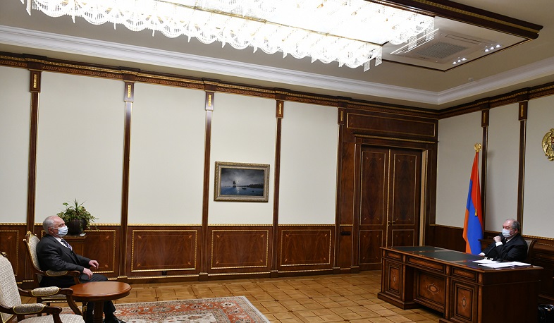 Արմեն Սարգսյանը հանդիպել է ՀԴԿ նախագահի հետ