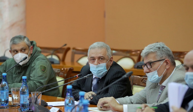 Վաղարշակ Հարությունյանը ՊՆ, ԶՈՒ և ԶՈՒ ԳՇ ղեկավար կազմի մասնակցությամբ անցկացրել է խորհրդակցություն