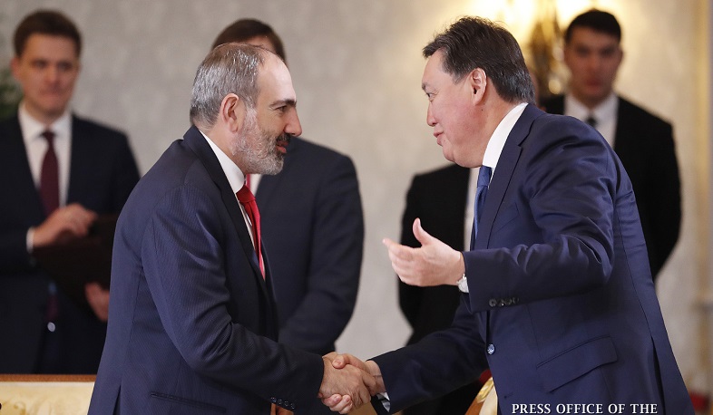 Никол Пашинян провел телефонный разговор с премьер-министром Республики Казахстан