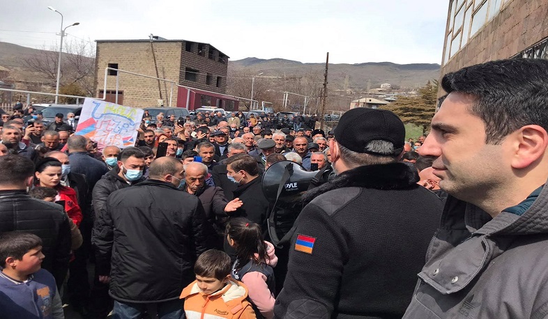 Ապշած եմ մեր ժողովրդի իմաստության չափից ու տեսակից. Ալեն Սիմոնյան