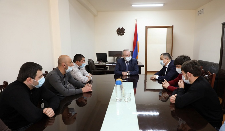 Նախարարությունը մշտապես աջակցելու է ձեզ. Դումանյանն ընդունել է օլիմպիական ուղեգիր նվաճած ազատոճային ըմբիշներին