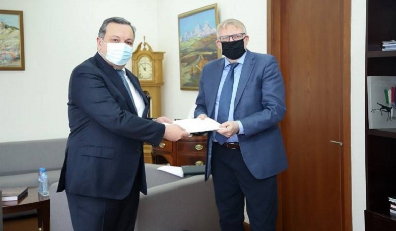 Armenian Deputy Foreign Minister and the Ambassador of Iceland discuss the urgent solution of the Armenian POWs in Azerbaijan