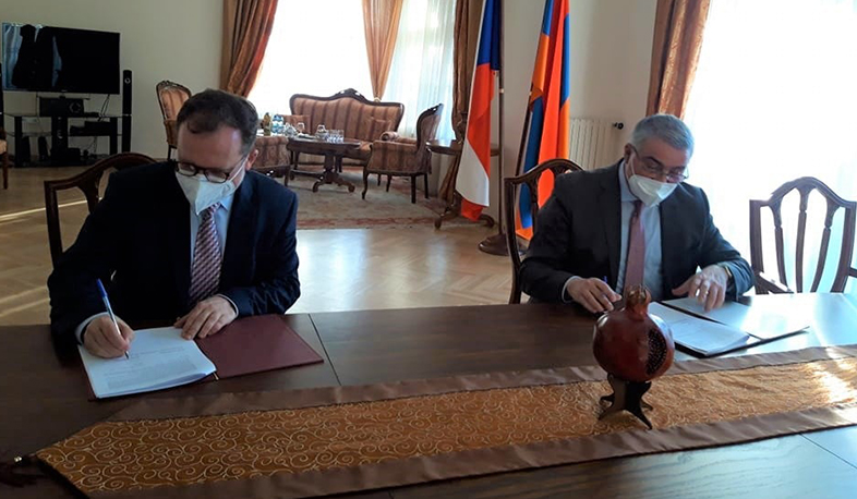 Չեխիայում ՀՀ դեսպանությունը և Կարլի համալսարանը Հայկական ամբիոնի հիմնադրման պայմանագիր են ստորագրել
