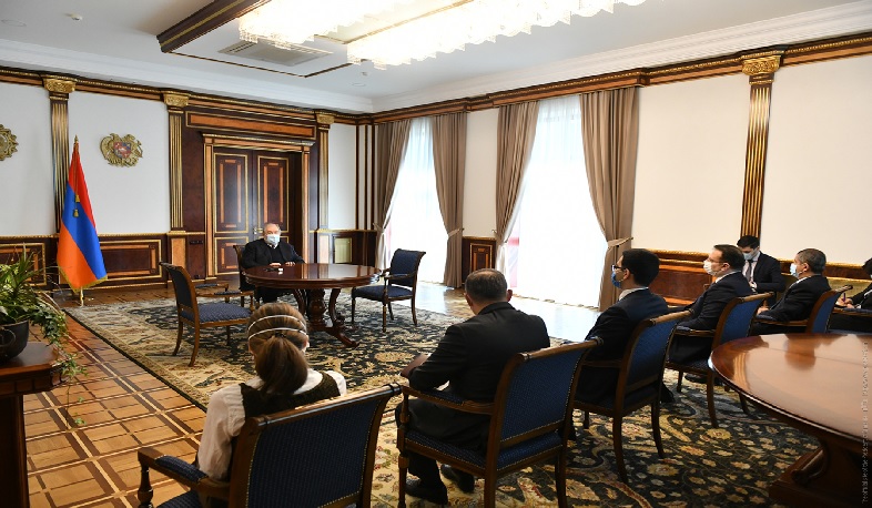 Արմեն Սարգսյանն ընդունել է արդարադատության նախարար Ռուստամ Բադասյանին