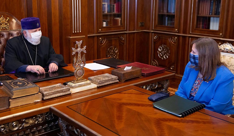 Католикос обсудил случаи осквернения и уничтожения святынь Арцаха с послом США в Армении