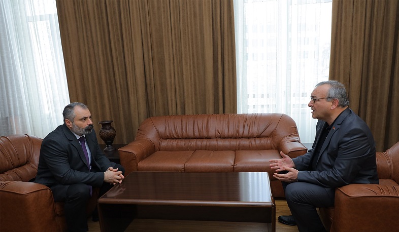 Нападения на армянские машины не могут оставаться без ответа: председатель НС Арцаха встретился с МИД Арцаха
