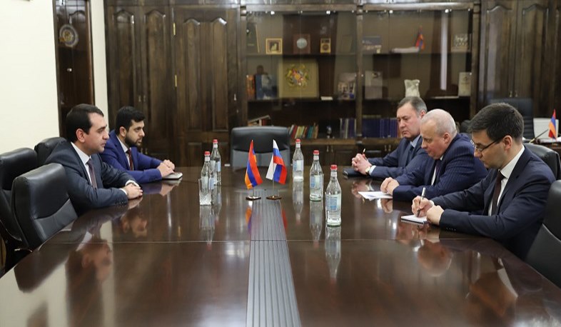 Губернатор Ширакской области и посол РФ в Армении обсудили возможности дальнейшего сотрудничества в области торговли, экономики, образования и культуры