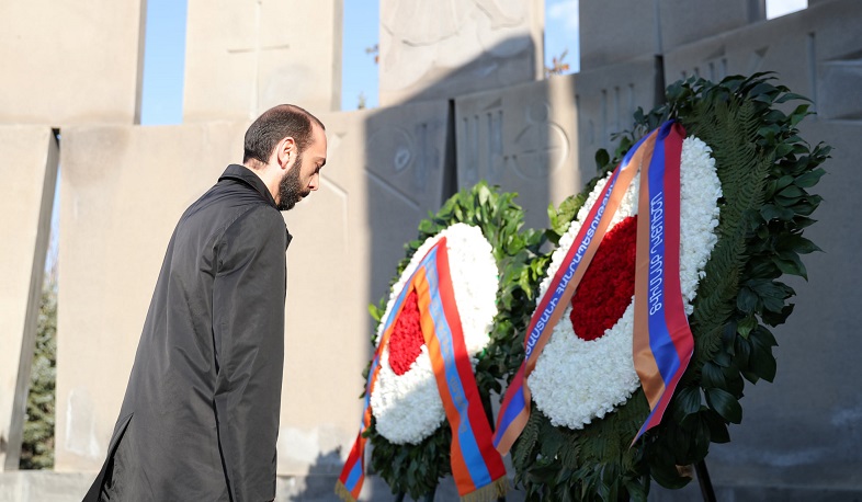 Parliament Speaker paid tribute to memory of victims of April four-day war