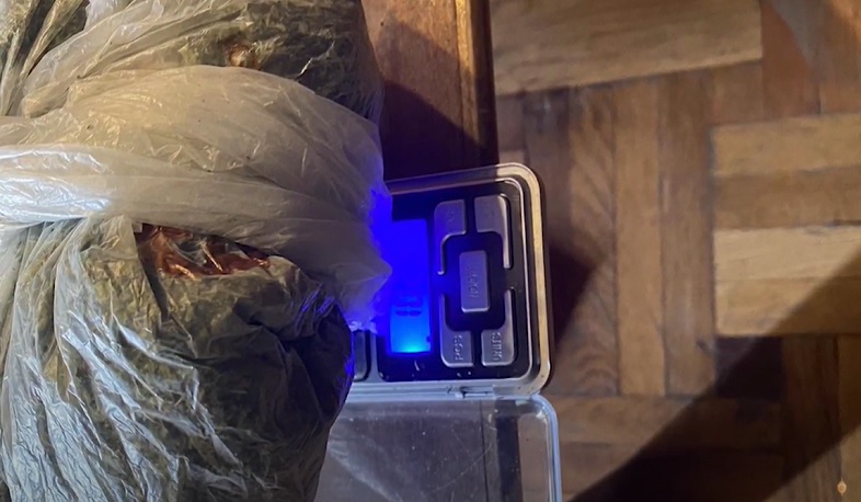 Չարենցավանի ոստիկանները հայտնաբերել են առանձնապես խոշոր չափի մարիխուանա